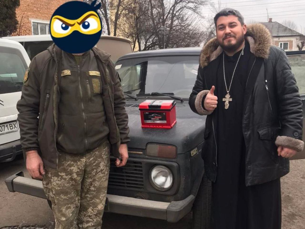 Передали автомобільний акумулятор захисникам із прилуцького ТРО