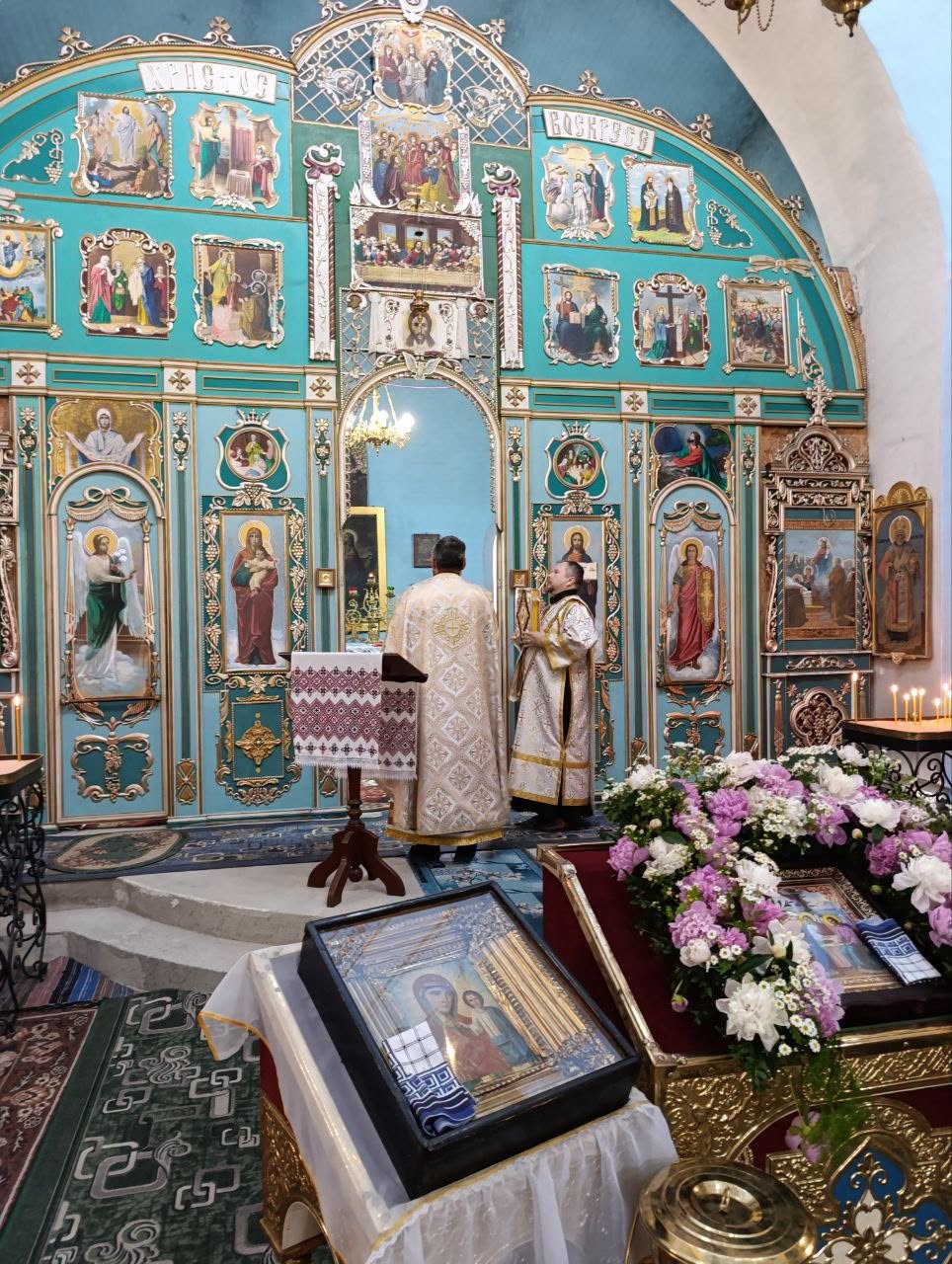 Літургія у неділю всіх святих землі Української
